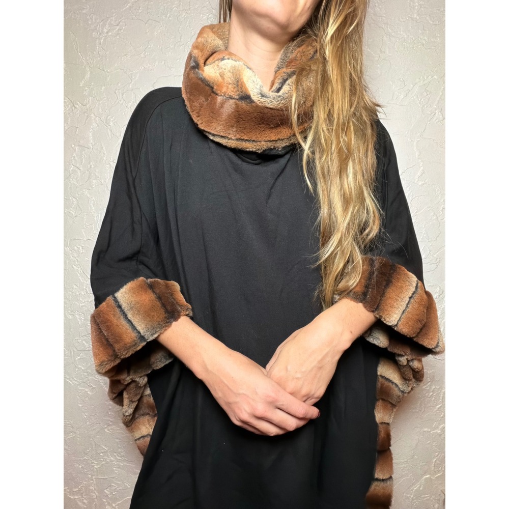 Tess Elliott Studio Black Faux Fur Cowl Neck Poncho Top Womens M/L SIAN94